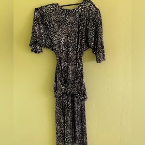 90s Vintage Black + Silver Glitter
exclusive 90s tiki boutique